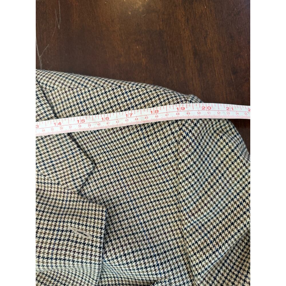 AKA Eddie Bauer Silk and Wool 2 Button Blazer.  Size 44R - Picture 8 of 11